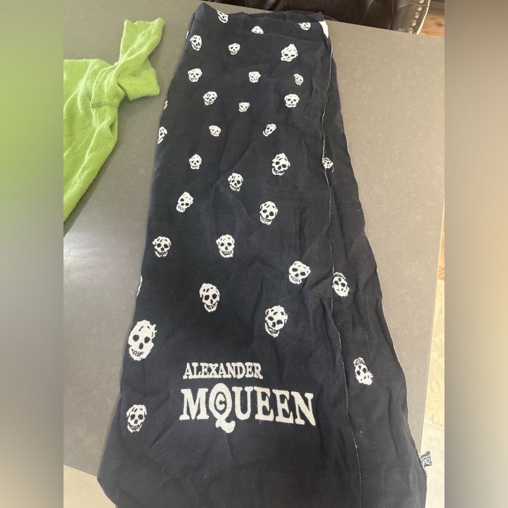 Alexander McQueen Black and White Skull Pattern oversized wrap scarf shawl